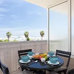 Modern Studio Apt W/Balcony/Port Views/Nr Old Town