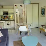 Nice Studio 30 M With Terrace And Pool