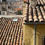 Apartment With Mediterranean Charm In The Heart Of The Provencal Market