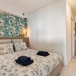 Vue mer 180° cocon à 7 min de la plage piscine AC