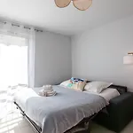 A5 - Modern Studio 5 Min To Sea - Pool & Garage