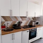 Grand 2 Pieces Renove Climatise, Vieil Antibes, Proche Port