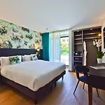 Hotel La Villa Port D\'Antibes & Spa