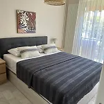 Cozy Flat With Pool And Balcony