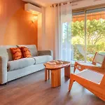 Les 15 Pins & La Mer -Your Green Getaway Near Sea & Beach