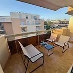 Fully Renovated Studio, Steps From Beach With A Sunny Terrace And Free Wifi