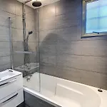 Spacious 3 Bed App With Pool 5Min To Jlp Beach Ideal For 2 Families Or 8 People