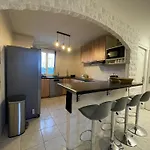 4 Pieces Entre Antibes Et Juan Les Pins