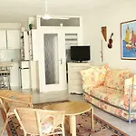 Studio Standing Bord De Mer Et Vue