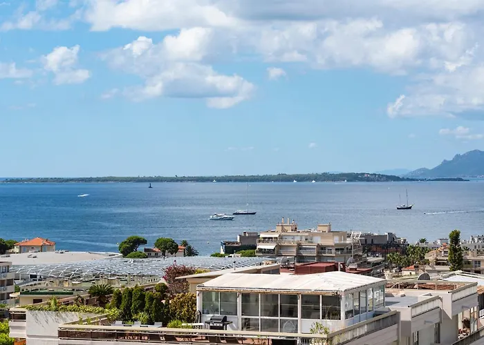 Vue mer 180° cocon à 7 min de la plage piscine AC