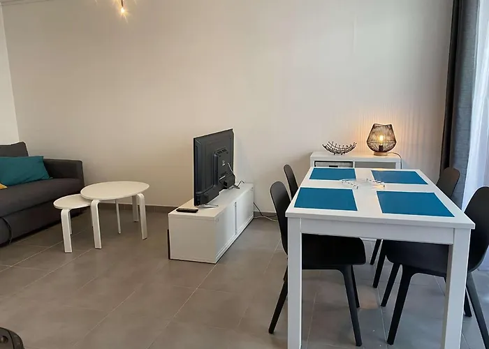 Appartement Climatise 4 Couchages Avec Terrasse Et Parking Securise A Antibes, Proche Port Et Mer - Fr-1-252-180