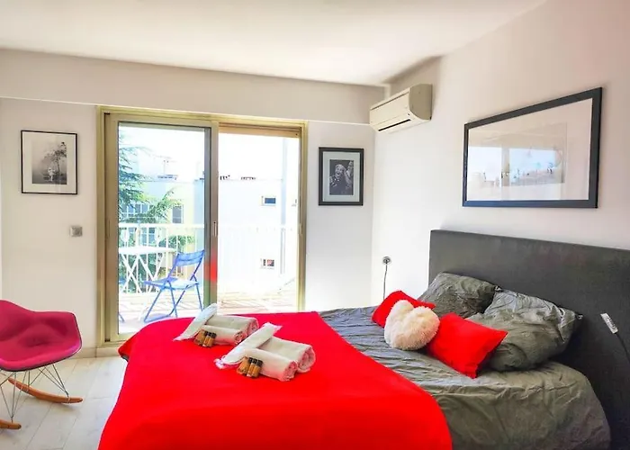 Le Regency Yourhosthelper 4*