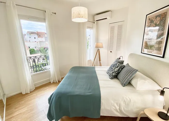 Le Guillaumont - Amazing 2-Bedroom In The Old Town -Stayinantibes