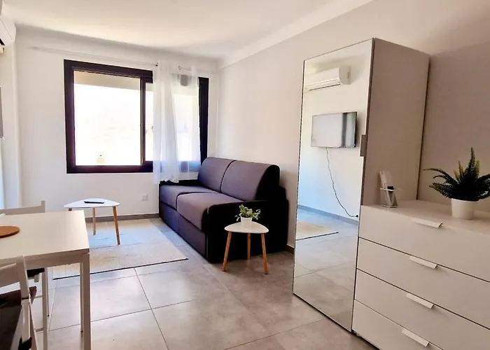 2 Le Saint Joseph Studio In City Center Of Antibes With Ac