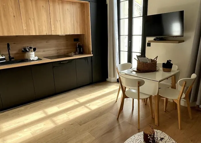 Marlene Coeur Vieil Antibes, Quartier Sympa, Renove Et Convivial , Clim, Balcon
