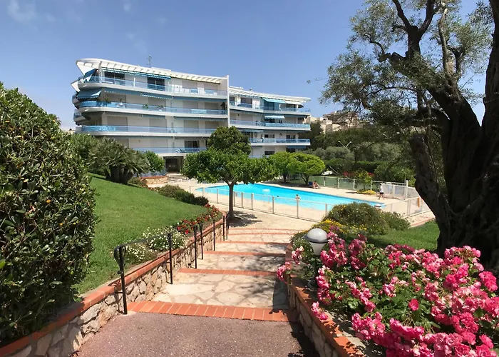 Spacious 3 Bed App With Pool 5Min To Jlp Beach Ideal For 2 Families Or 8 People