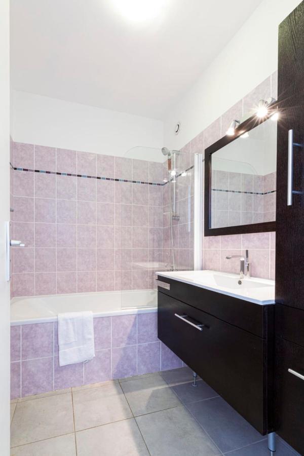 Apartment Bnb Renting Spacious 2 Bedroom In Center With A Parking