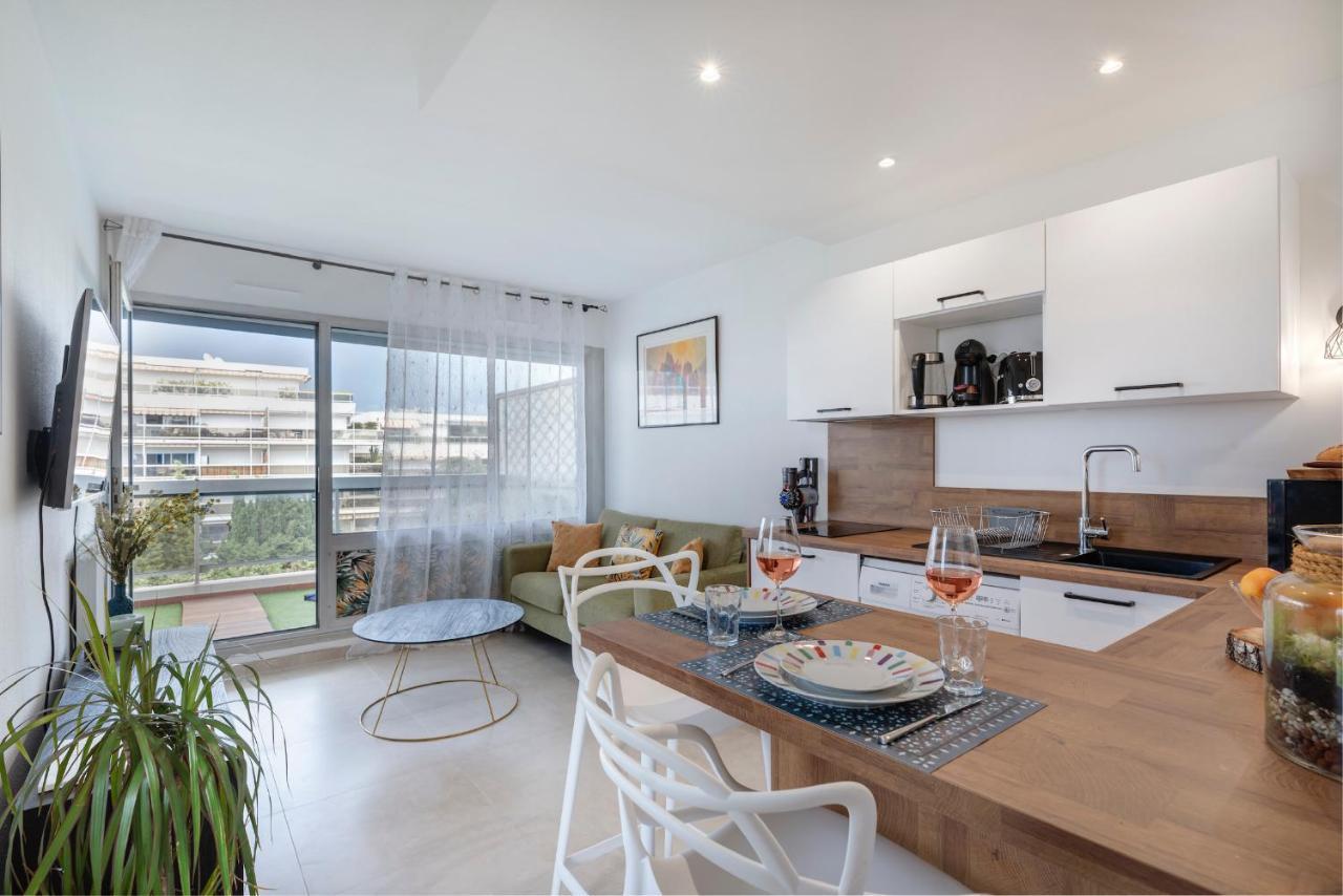 Coup De Coeur! Vue Mer! Terrasse Dangle! Apartment Antibes