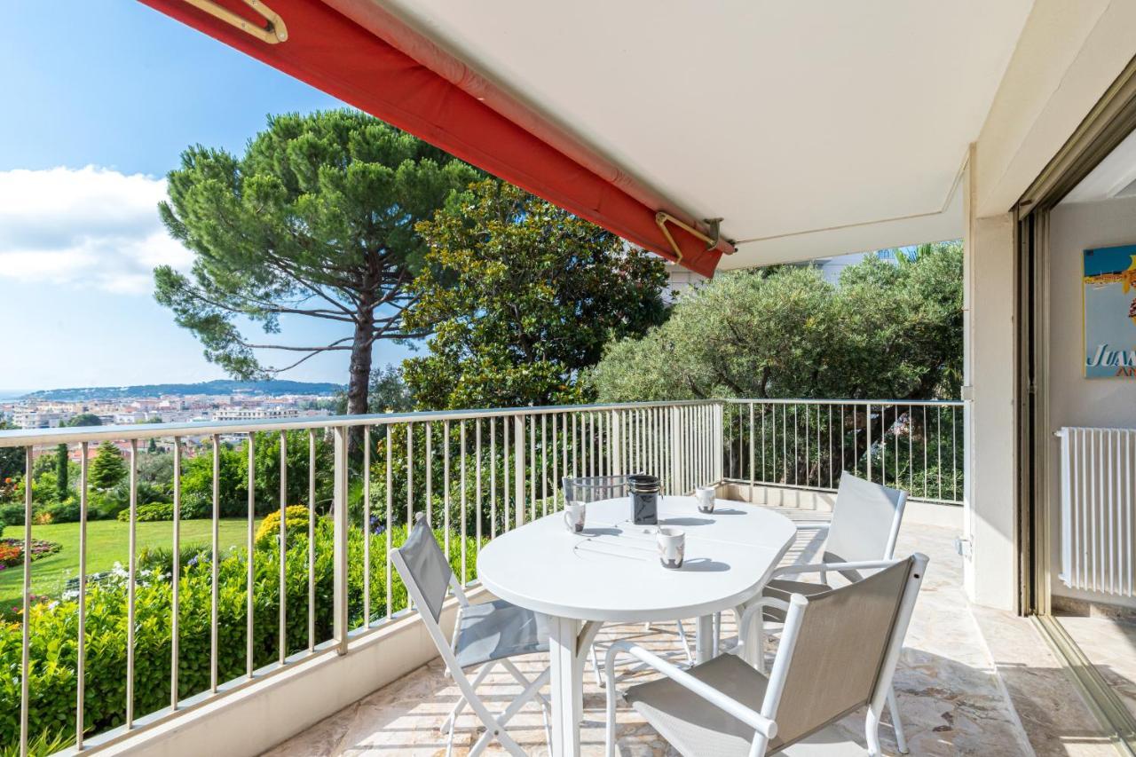 Sea View Large 2 Bdrs Swimming Pool & Parking Apartment Antibes
