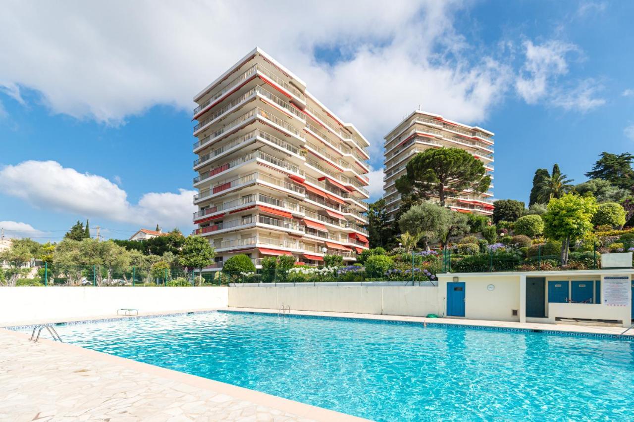 Apartment Sea View Large 2 Bdrs Swimming Pool & Parking
