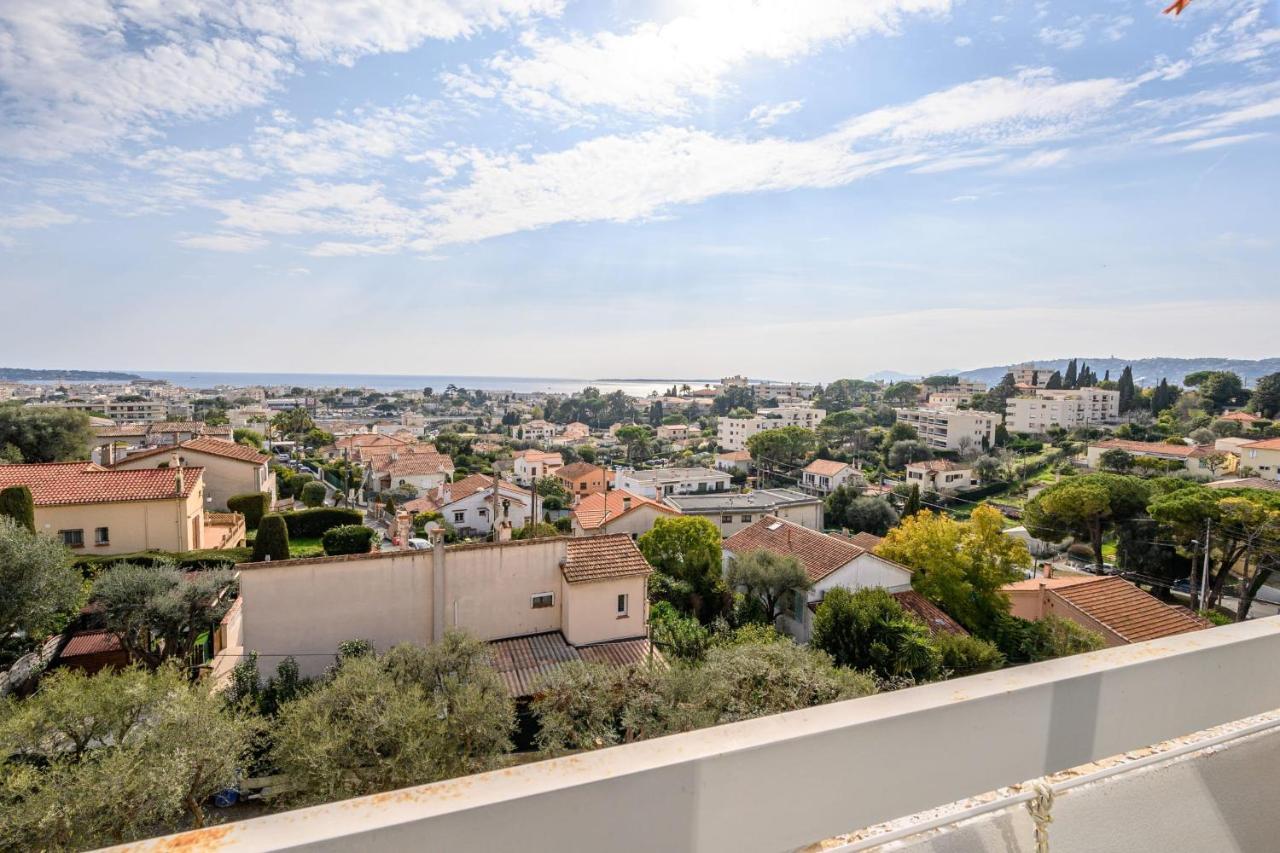 Bright With Balcony And Sea View