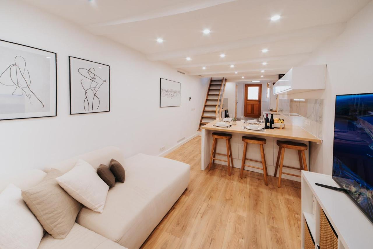 Perfect Family-oriented And Renovated Townhouse In The Old * Antibes