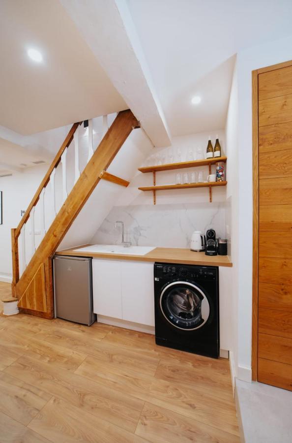 Perfect Family-oriented And Renovated Townhouse In The Old *