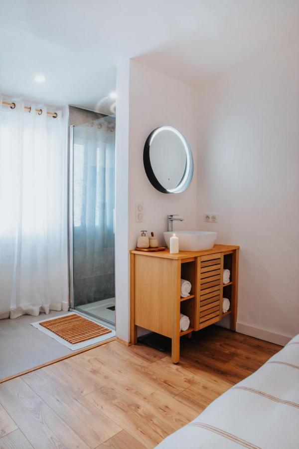 Perfect Family-oriented And Renovated Townhouse In The Old Antibes
