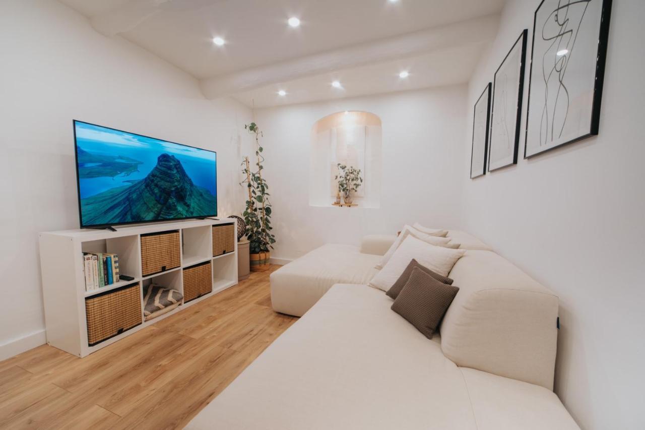 Perfect Family-oriented And Renovated Townhouse In The Old Apartment *