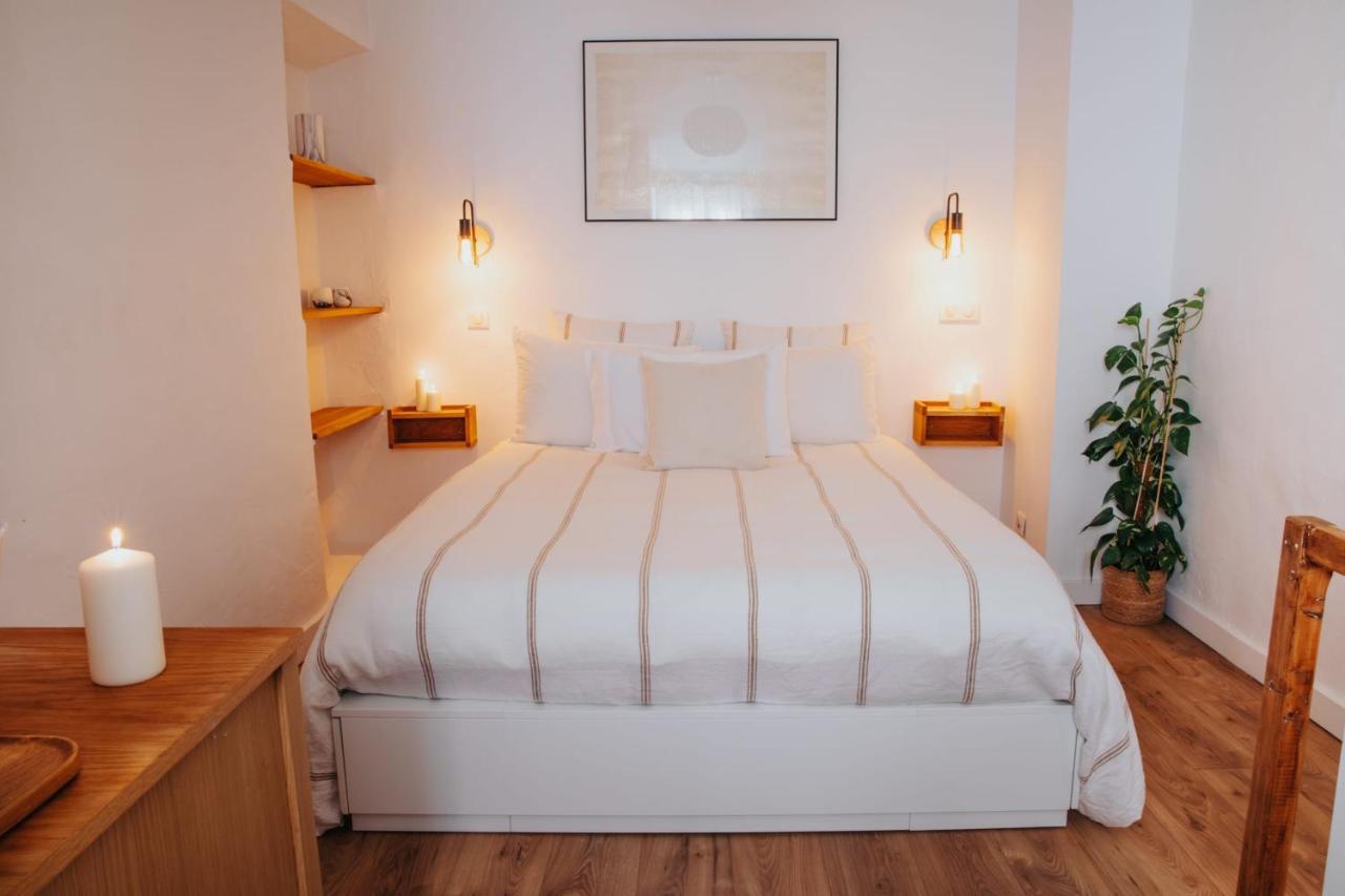 Perfect Family-oriented And Renovated Townhouse In The Old * Antibes