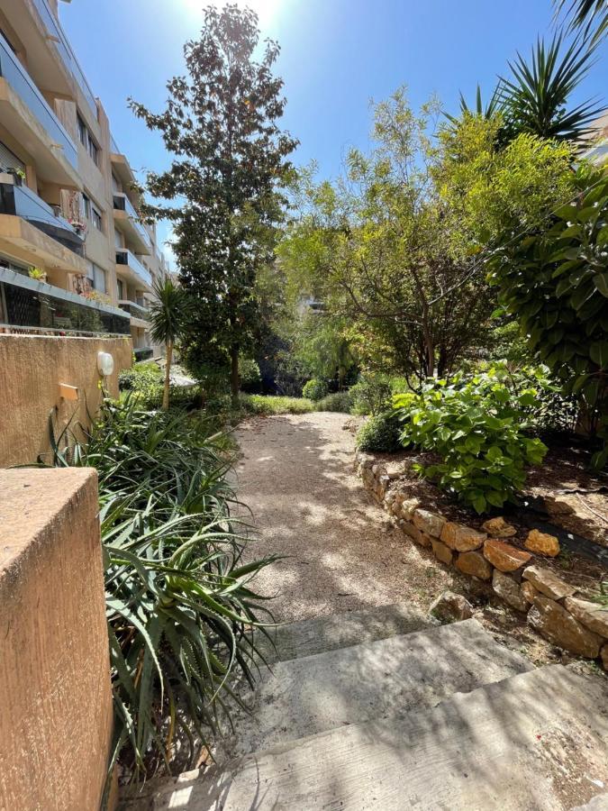 Juan Les Pins, T2 Cosy Et Confortable, Avec Parking En Sous-sol, Proche Plages Et Commerces