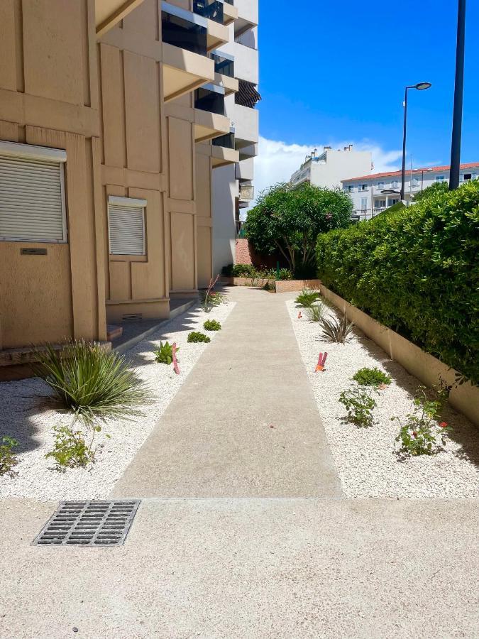 Apartment Juan Les Pins, T2 Cosy Et Confortable, Avec Parking En Sous-sol, Proche Plages Et Commerces *