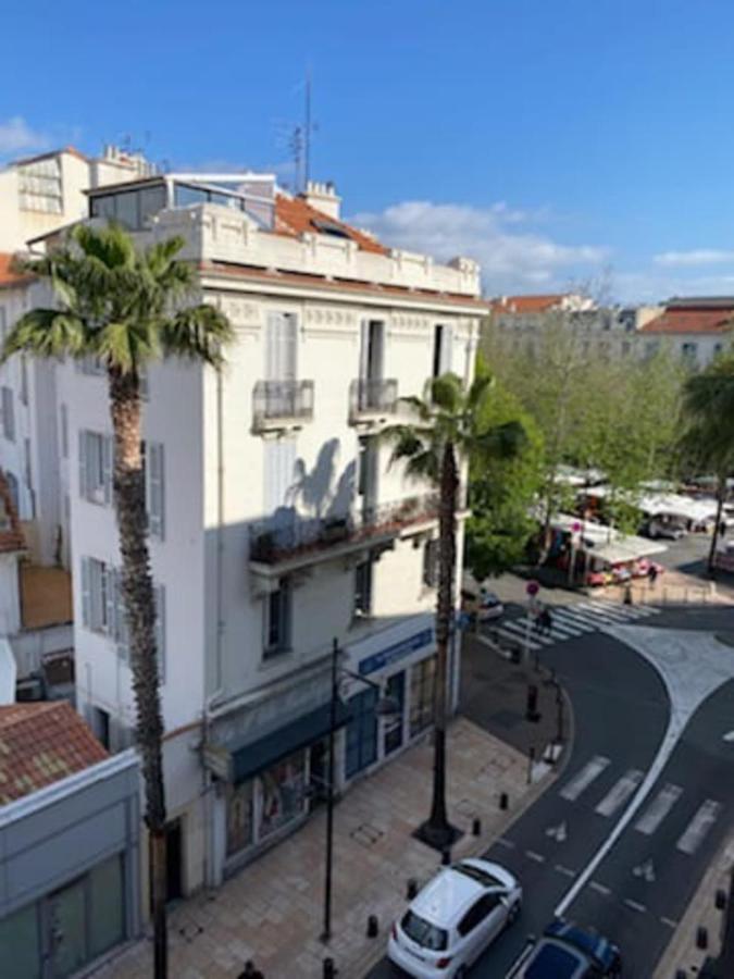 Design And Spacious One Bedroom On Place De Gaulle Apartment