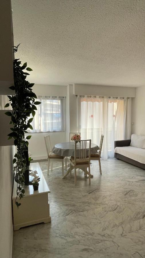 Apartment Juan Les Pins, T2 Cosy Et Confortable, Avec Parking En Sous-sol, Proche Plages Et Commerces *