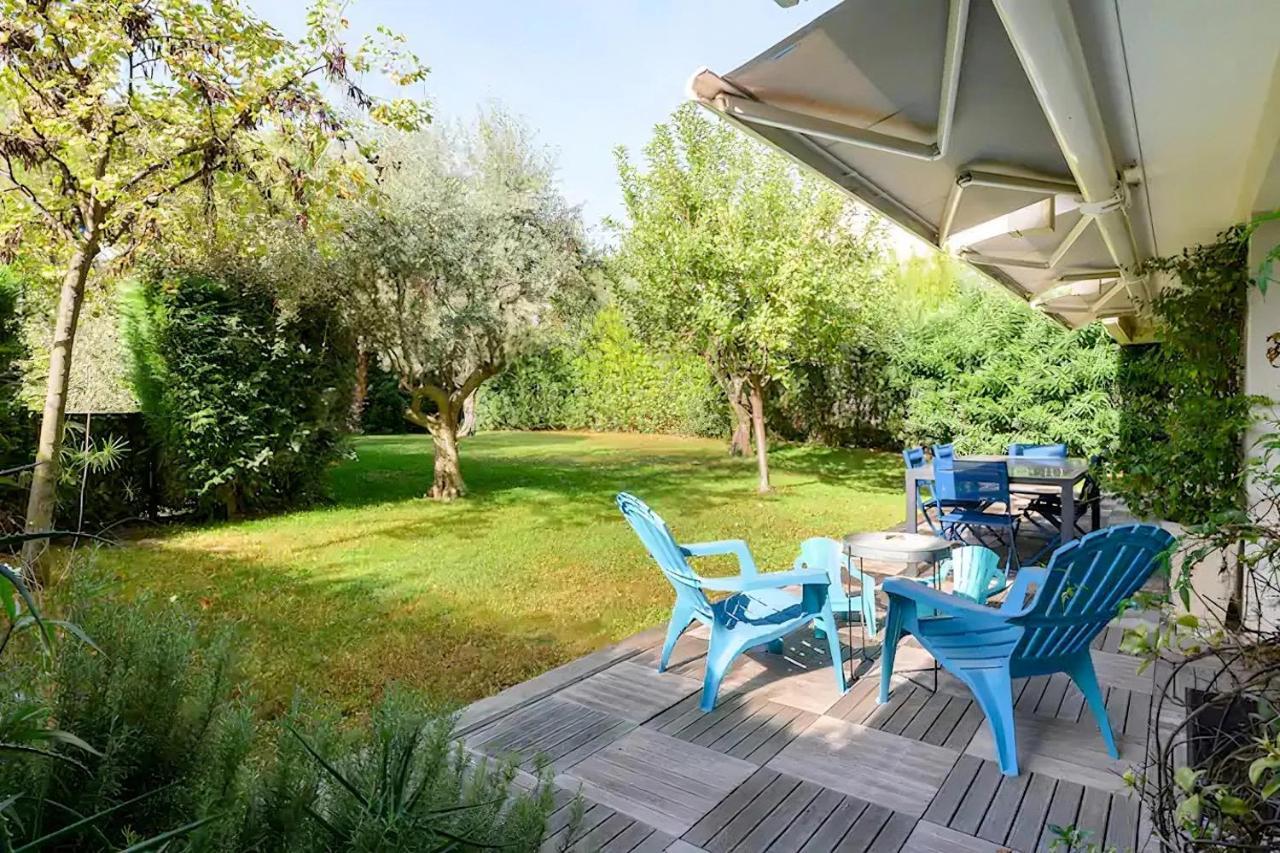 Rooftop Pool, Private Garden, At The Beach! Apartment