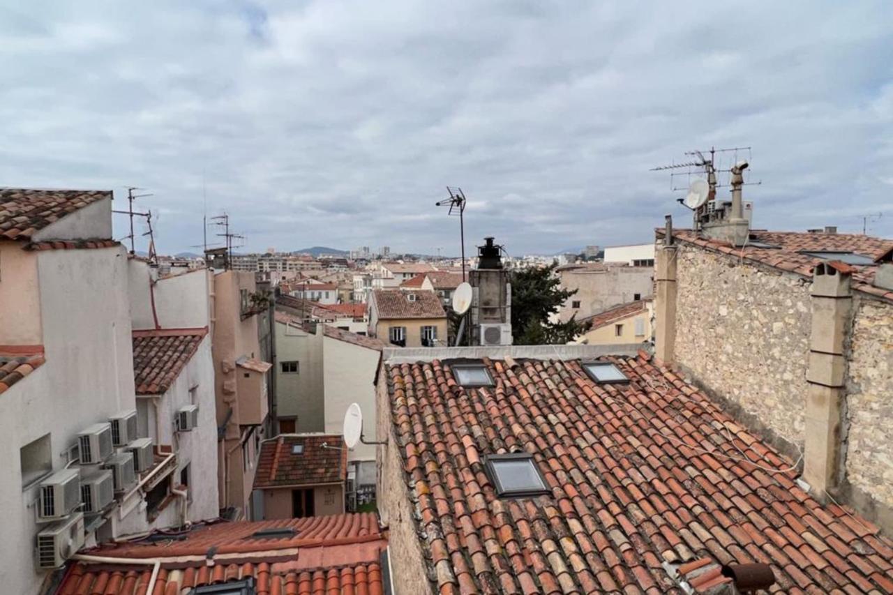 Apartamento With Mediterranean Charm In The Heart Of The Provencal Market Antibes