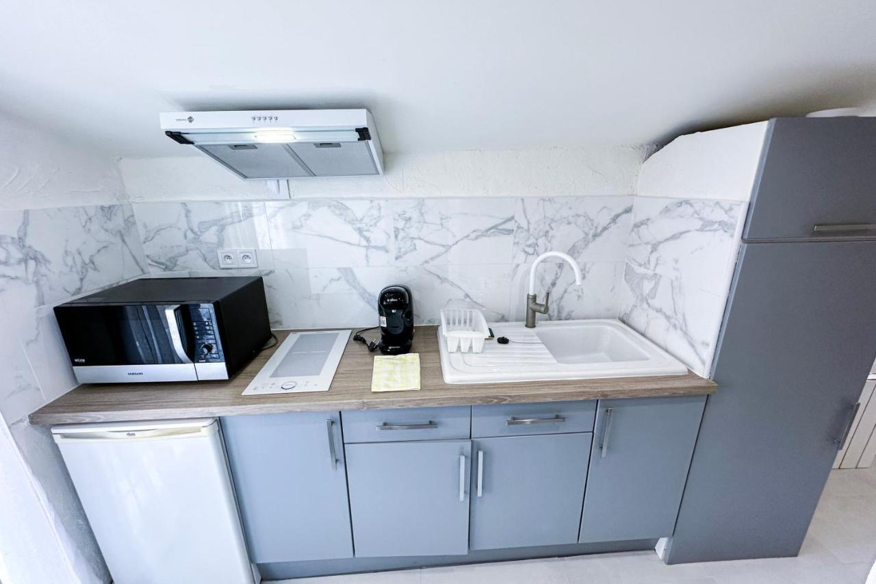 Apartment V2-studio Renove Au Centre De La Vieille