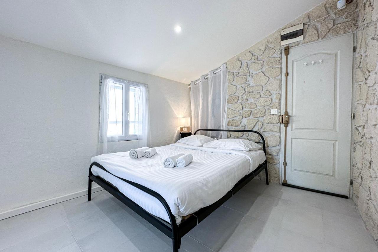 Apartment V2-studio Renove Au Centre De La Vieille