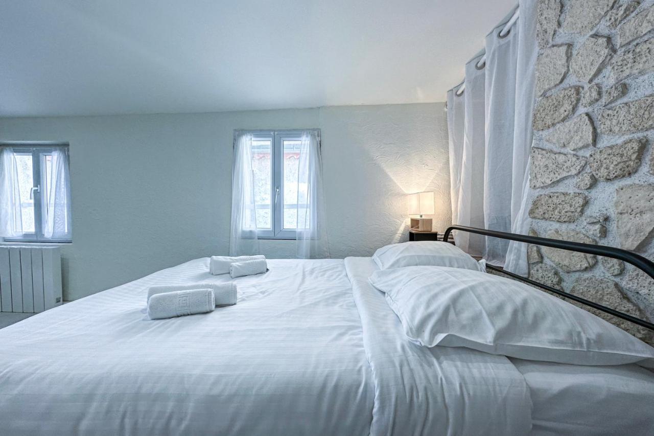 Apartment V2-studio Renove Au Centre De La Vieille