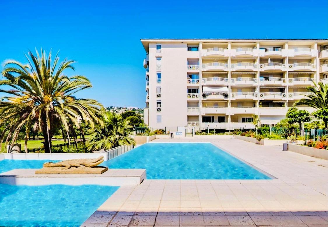 Appartement Grand Et Beau 2 Pièces Dans Résidence De Standing *