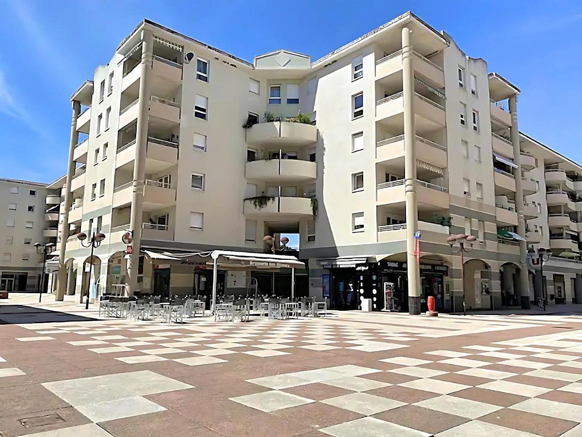 Appartement Grand Et Beau 2 Pièces Dans Résidence De Standing Antibes