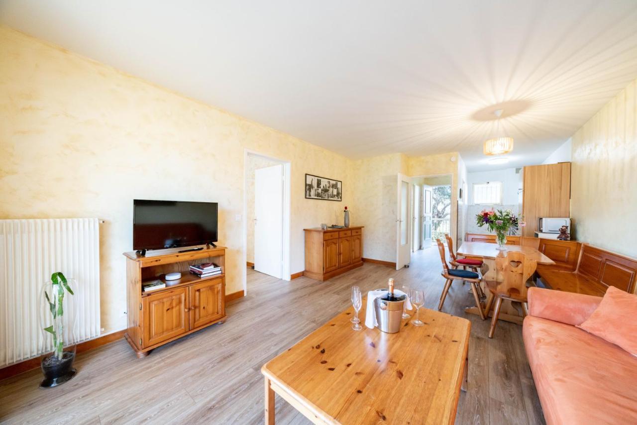 Spacious At A 5 Min Walk From The