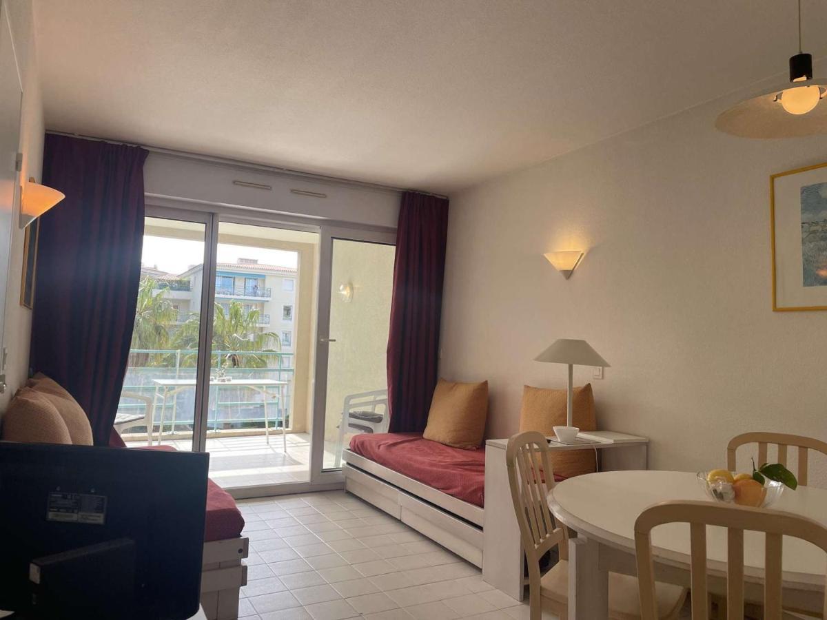 2 Pieces Avec Piscine - 4 Couchages, Juan Les Pins - Fr-1-252-190