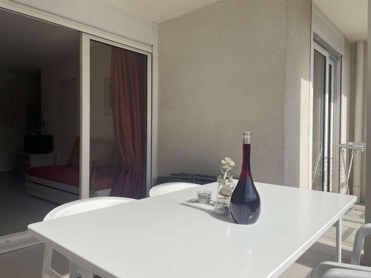 2 Pieces Avec Piscine - 4 Couchages, Juan Les Pins - Fr-1-252-190 Apartment *