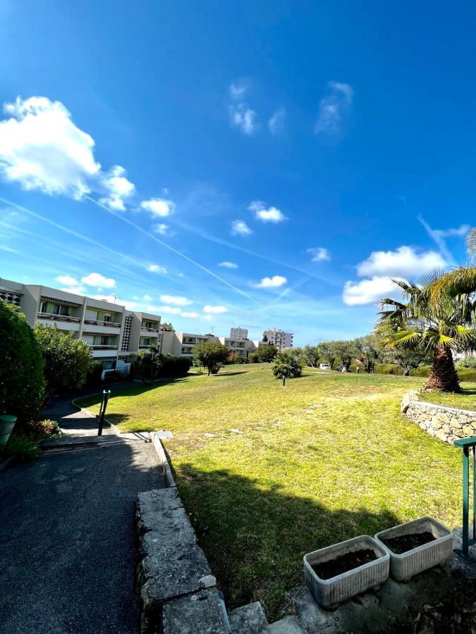 Maeva Sea View Swimming Pool Air Conditioning And Parking Hébergement de vacances Antibes
