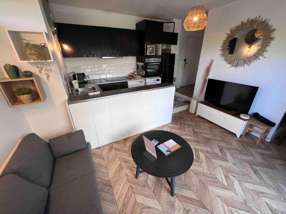 Apartment Le Cosy Garden: 4 Prs, Terrasse, Piscine