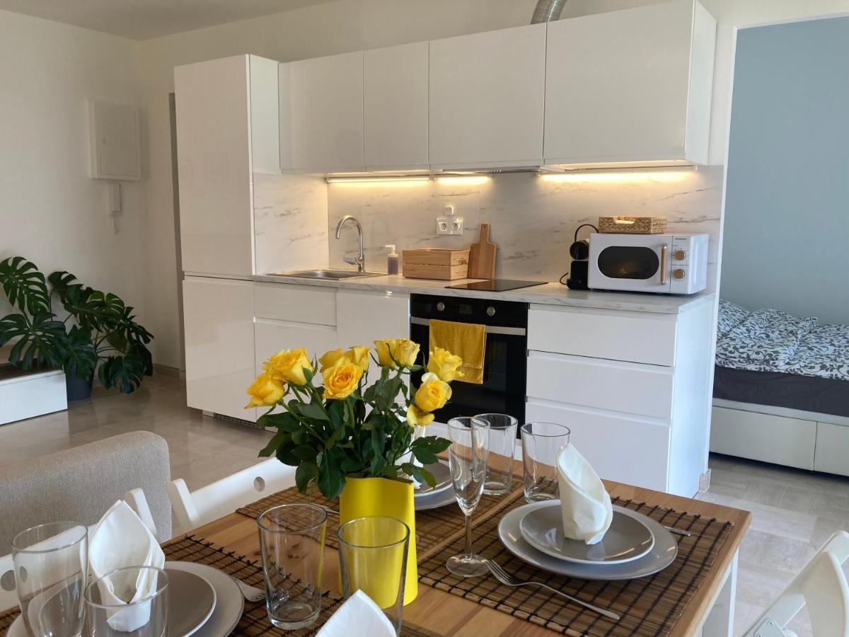 Juan-les-pins Cozy One Bedroom Near The Beaches And The Restaurants Apartamento Antibes