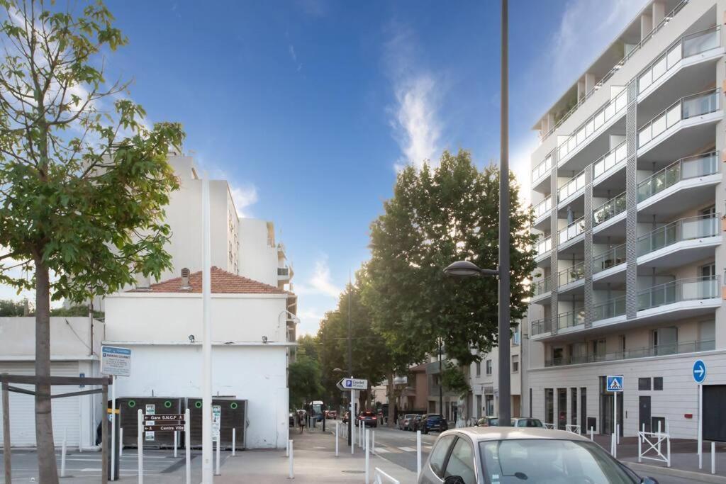 A12 - 1 Bdr Centre Train Station 5 Min Sea - Ac, Parking & Terrace Apartment Antibes