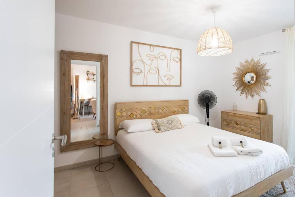 A12 - 1 Bdr Centre Train Station 5 Min Sea - Ac, Parking & Terrace Apartment Antibes