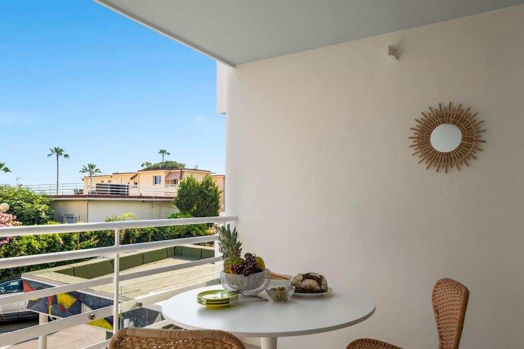 Sunlight - La - Juan Les Pins - 100m From The